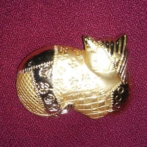 Vintage Jewelry - Vintage Gold Tone Cat Brooch signed Vintage Jewelry - Vintage Gold Tone Cat Brooch signed
